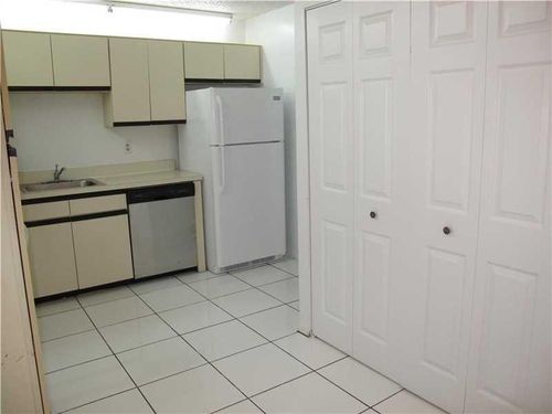 Foto del edificio - 2557 NW 42nd Ave