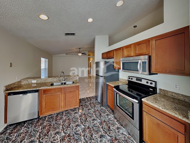 Building Photo - 1431 Londra Ln