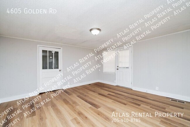 Foto del edificio - 4605 Golden Rd