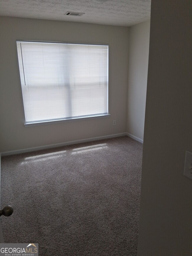 Building Photo - 6208 Ellenwood Dr