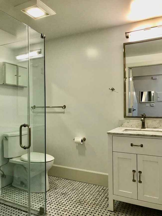 Building Photo - 1732 Polk St