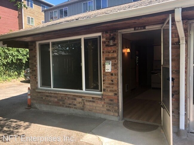 Building Photo - 124 N 103rd St