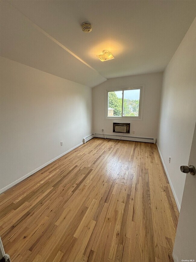 Foto del edificio - 43-11 216th St