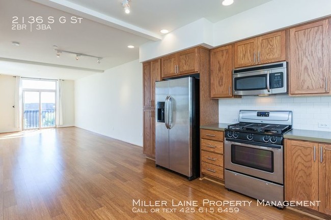 Building Photo - Gorgeous 2 Bedroom Tacoma Townhome