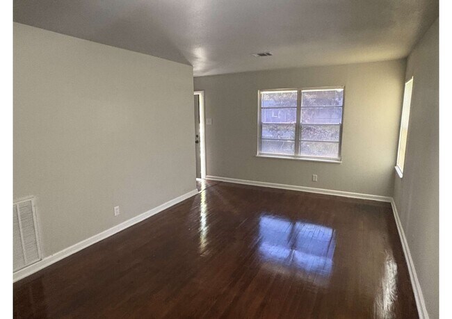 Building Photo - 4825 Brinkley St