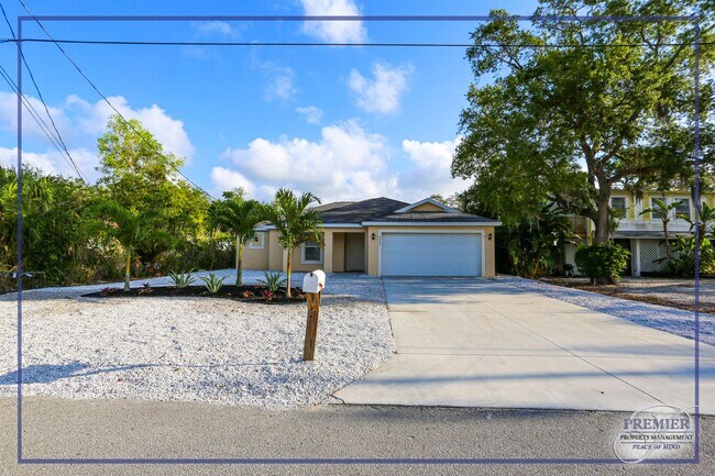 Building Photo - **NORTH NAPLES CUSP OF BONITA SPRINGS-HEAT...