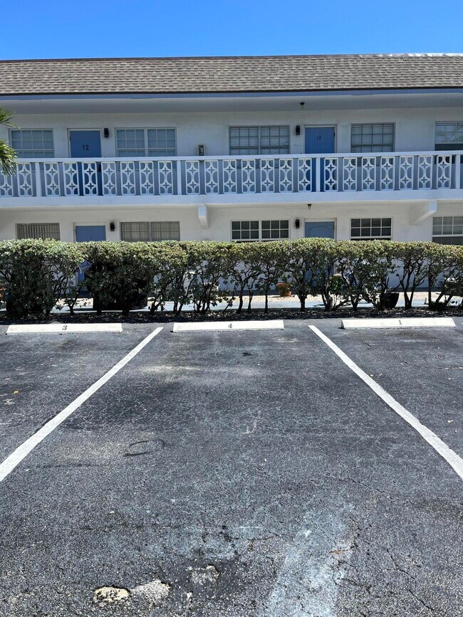 Foto del edificio - 3220 NE 10th St