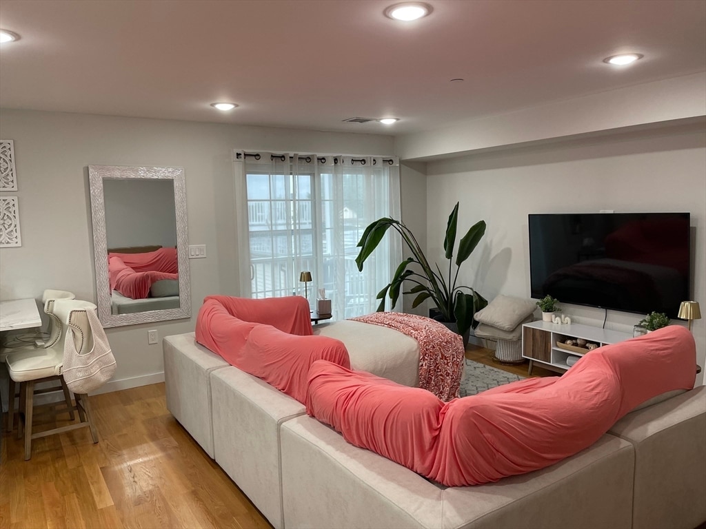 Foto principal - 153 Bowen St