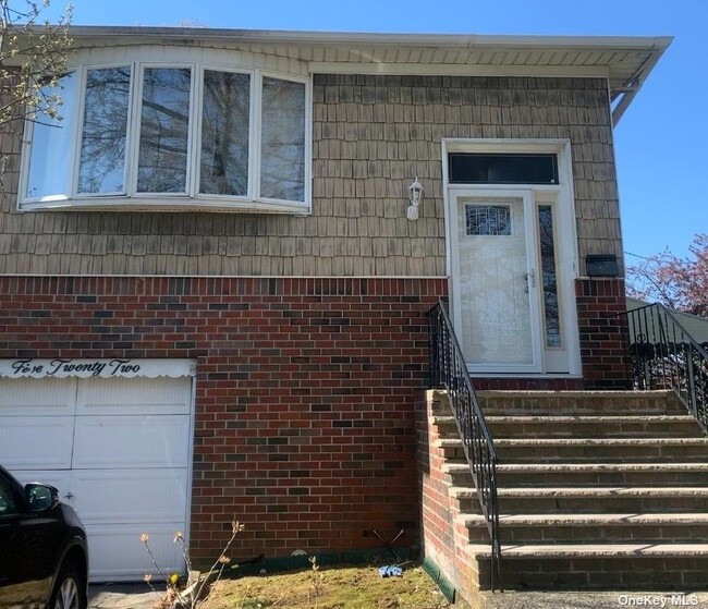 Building Photo - 522 Maple St