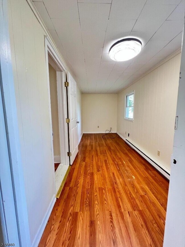 Foto del edificio - 285 Rutherford Ave