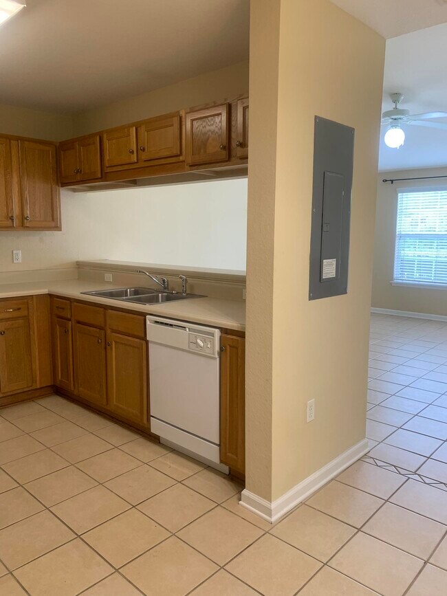 Building Photo - 4434 Gearhart Rd