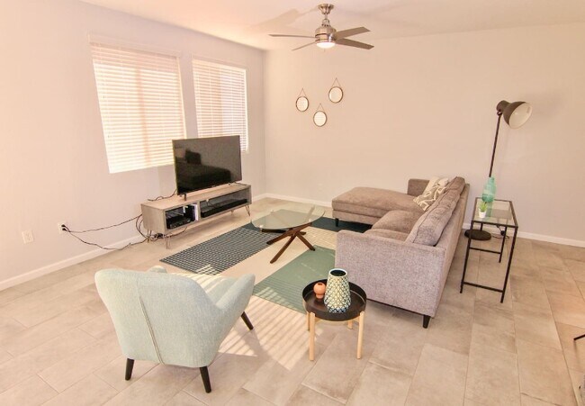 Building Photo - 78765 La Palma Dr