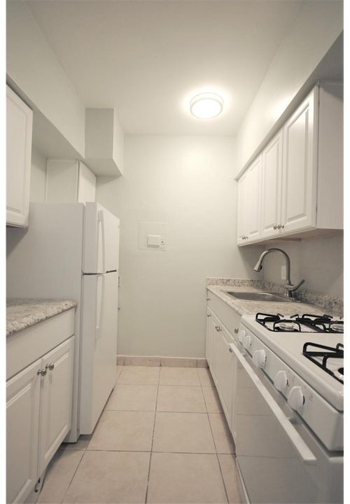 Foto del edificio - 9270 E Bay Harbor Dr