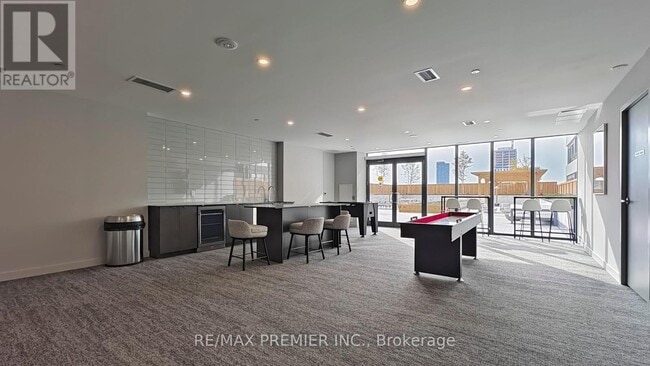 Building Photo - 859-859 The Queensway