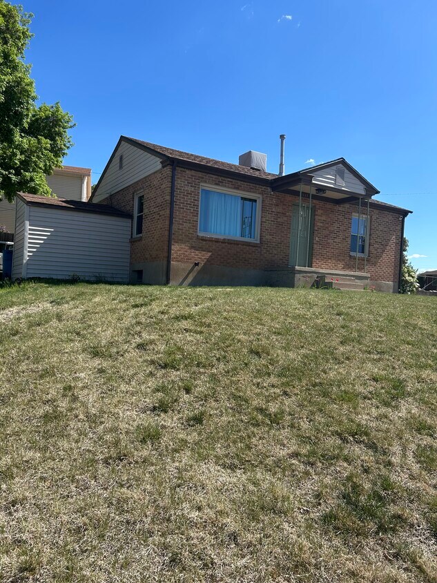 Primary Photo - 337 Highland Dr