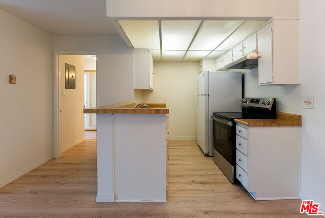 Foto del edificio - 8163 Redlands St