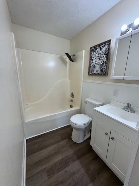 Building Photo - 705 W Washington Ave