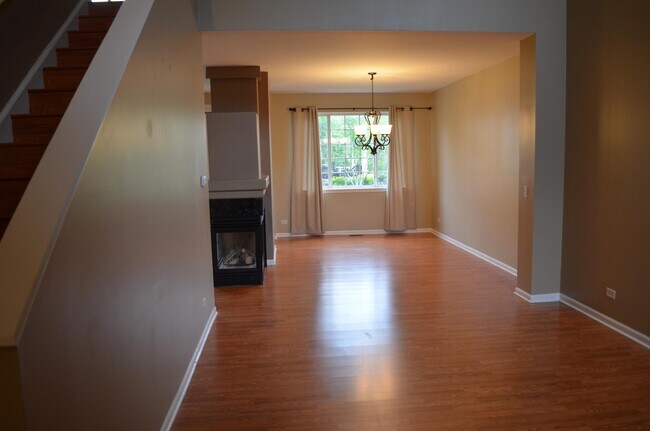 Building Photo - 2553 Camberley Cir