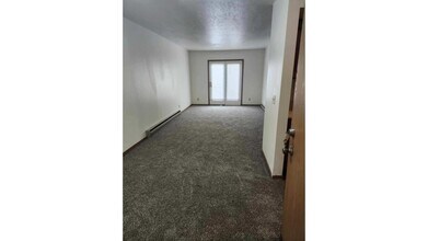 Building Photo - 300 Knoll Creek Dr