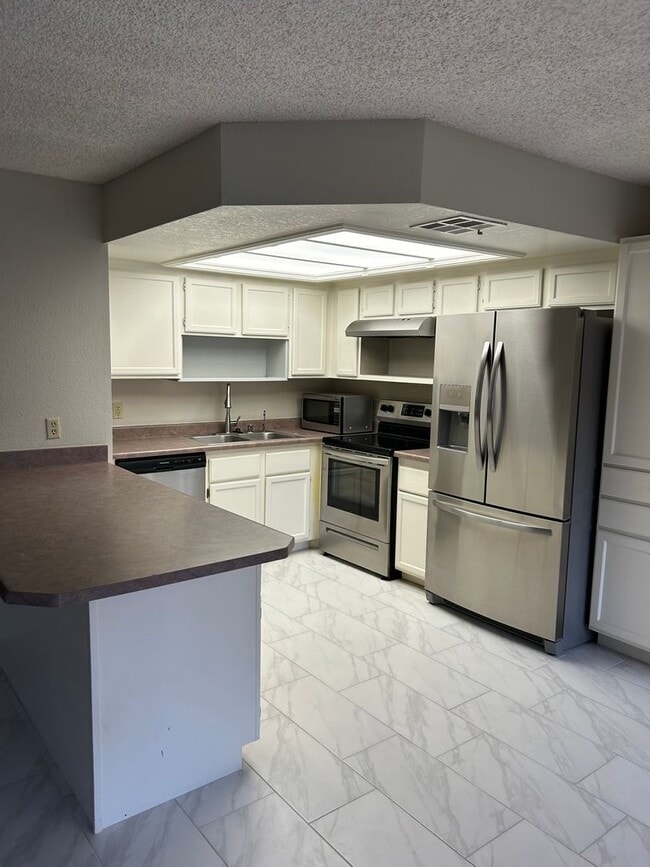 Building Photo - Larger unit at Rock Springs 1 Community
