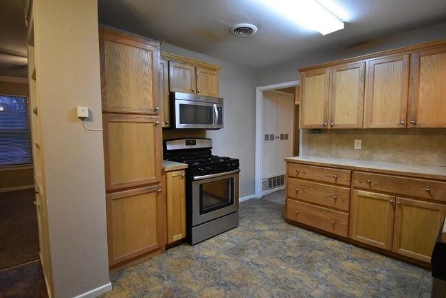 Building Photo - 110 Loy Dr