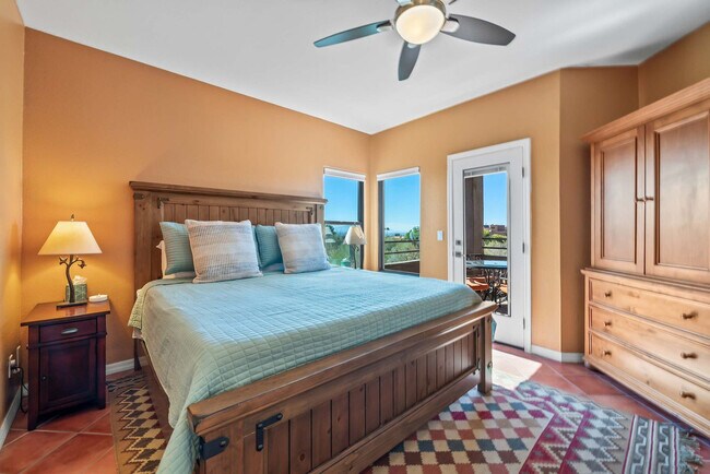 Foto del edificio - 6655 N Canyon Crest Dr