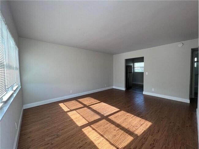 Foto del edificio - 825 3rd St