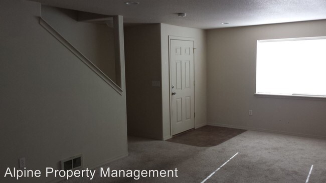 Foto del edificio - 1649 NE Lotus Dr