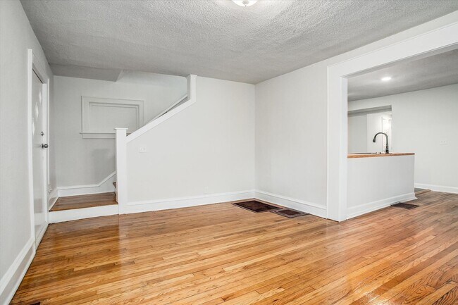 Building Photo - 3817 S Benton Ave