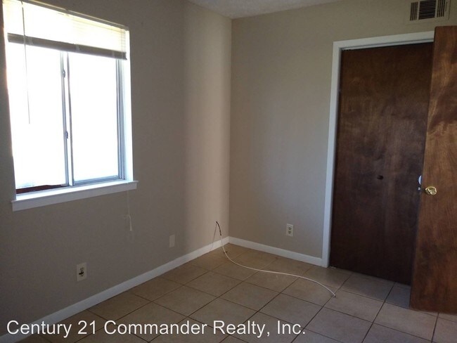 Foto del edificio - 3704 E 11th St