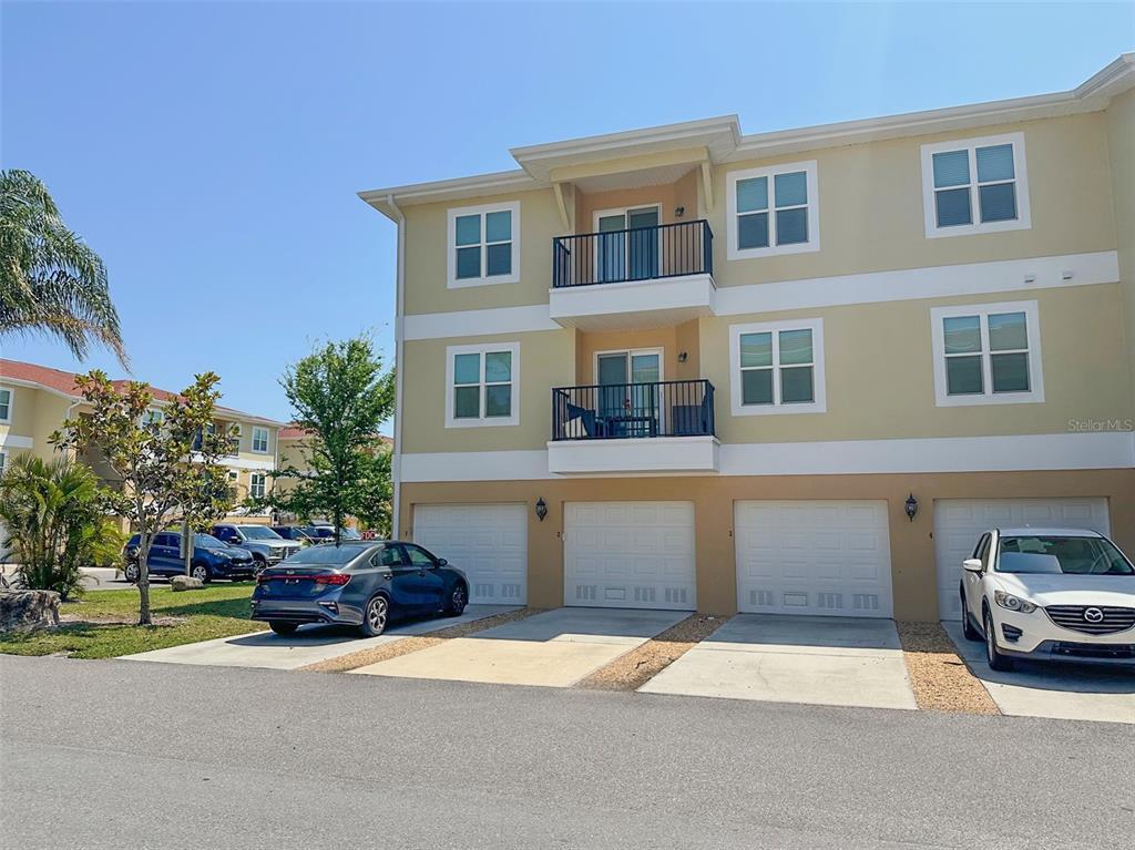 Primary Photo - 6420 Banyan Blvd