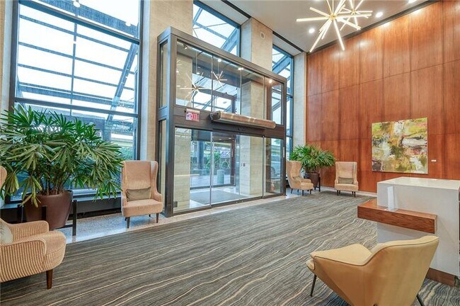 Building Photo - 320 Fort Duquesne Blvd