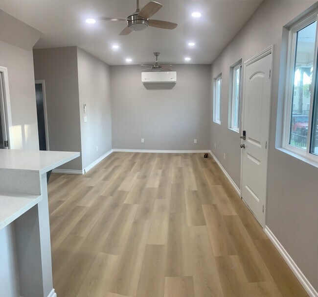 sala de estar - 3448 Fairmount Blvd