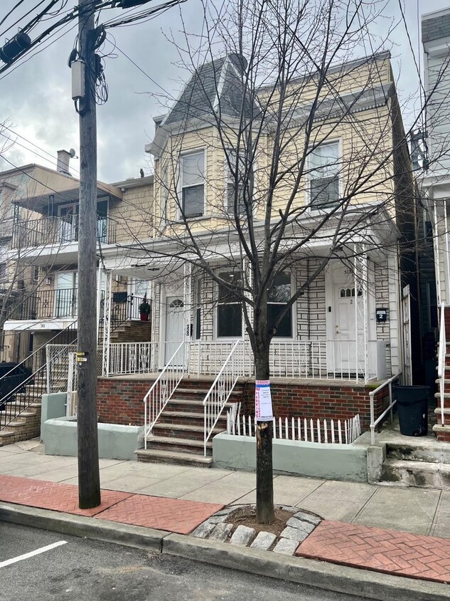 313 16th St Unit 1, Union City, NJ 07087 Condo for Rent in Union City