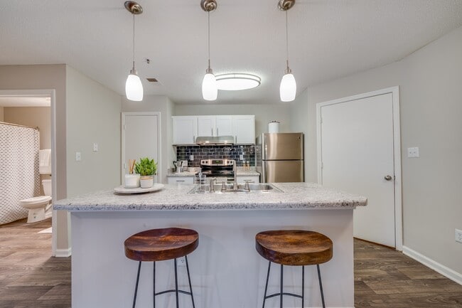 Building Photo - ZZZWindsor Falls