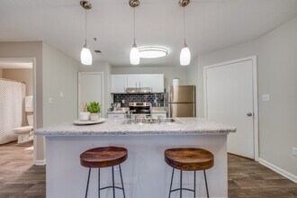 Building Photo - Windsor Falls