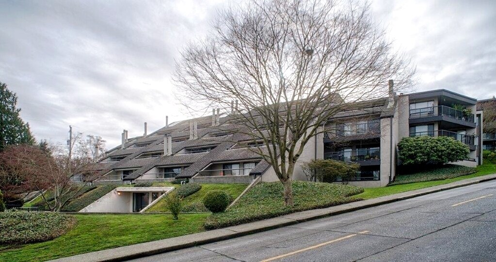 Primary Photo - The Marinwood Apartments