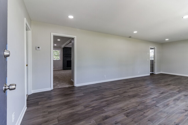 Building Photo - 112 Shepherd Hills Dr