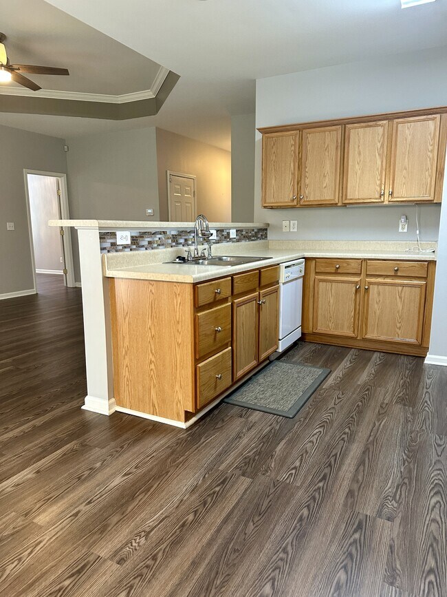 Foto del edificio - 560 Summit Cir