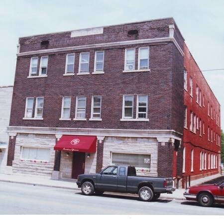 Primary Photo - 117 S Broadway St