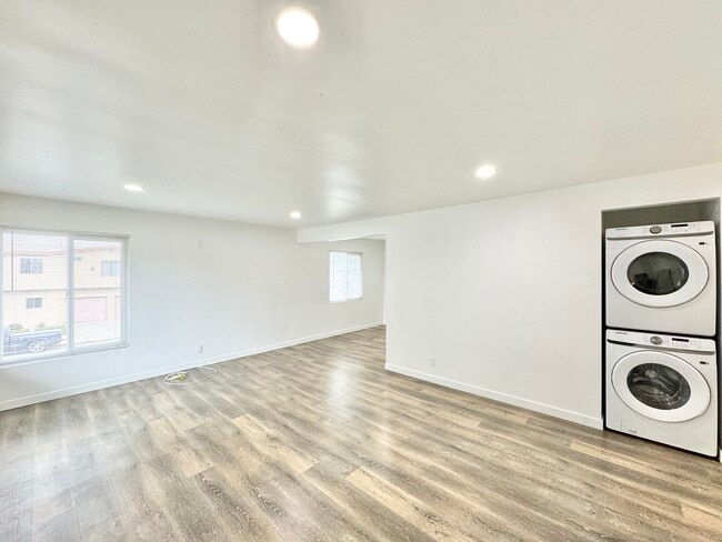 Building Photo - 4132 W 118th St