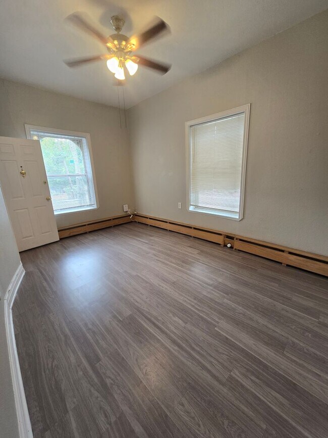 Foto del edificio - This updated and welcoming condo in the he...