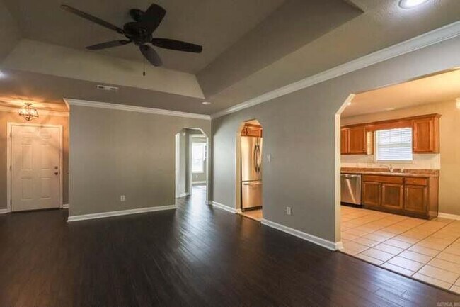 Building Photo - 712 Troy Cove
