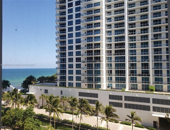 Building Photo - 3505 S Ocean Dr