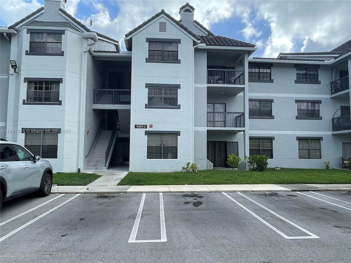 Primary Photo - 11211 W Atlantic Blvd
