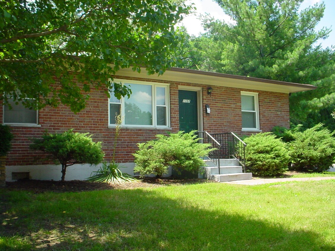 Foto principal - 1133 Purdue Ave