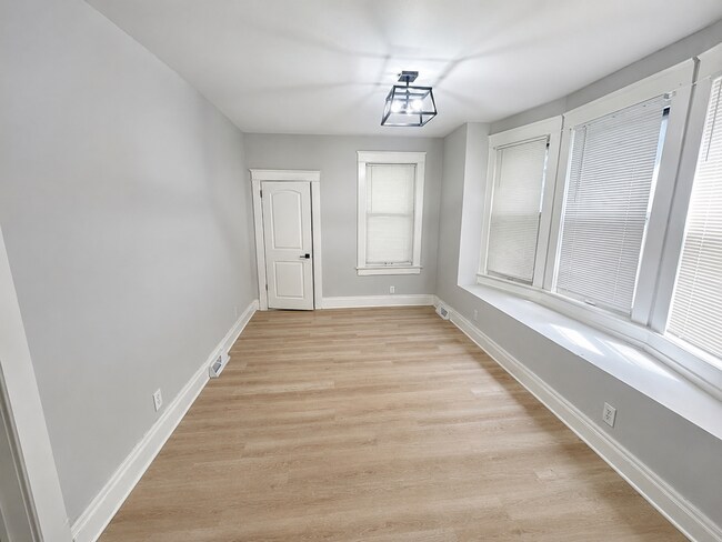 Foto del edificio - 815 Elmwood Ave