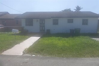 Building Photo - 8130 NW 14th Ct