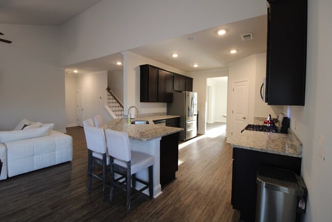 Building Photo - 445 Kittiwake Ln