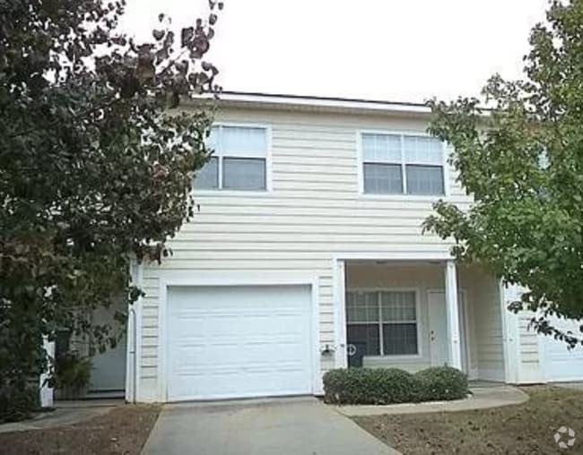Front of the House - 79 Courtyard Way